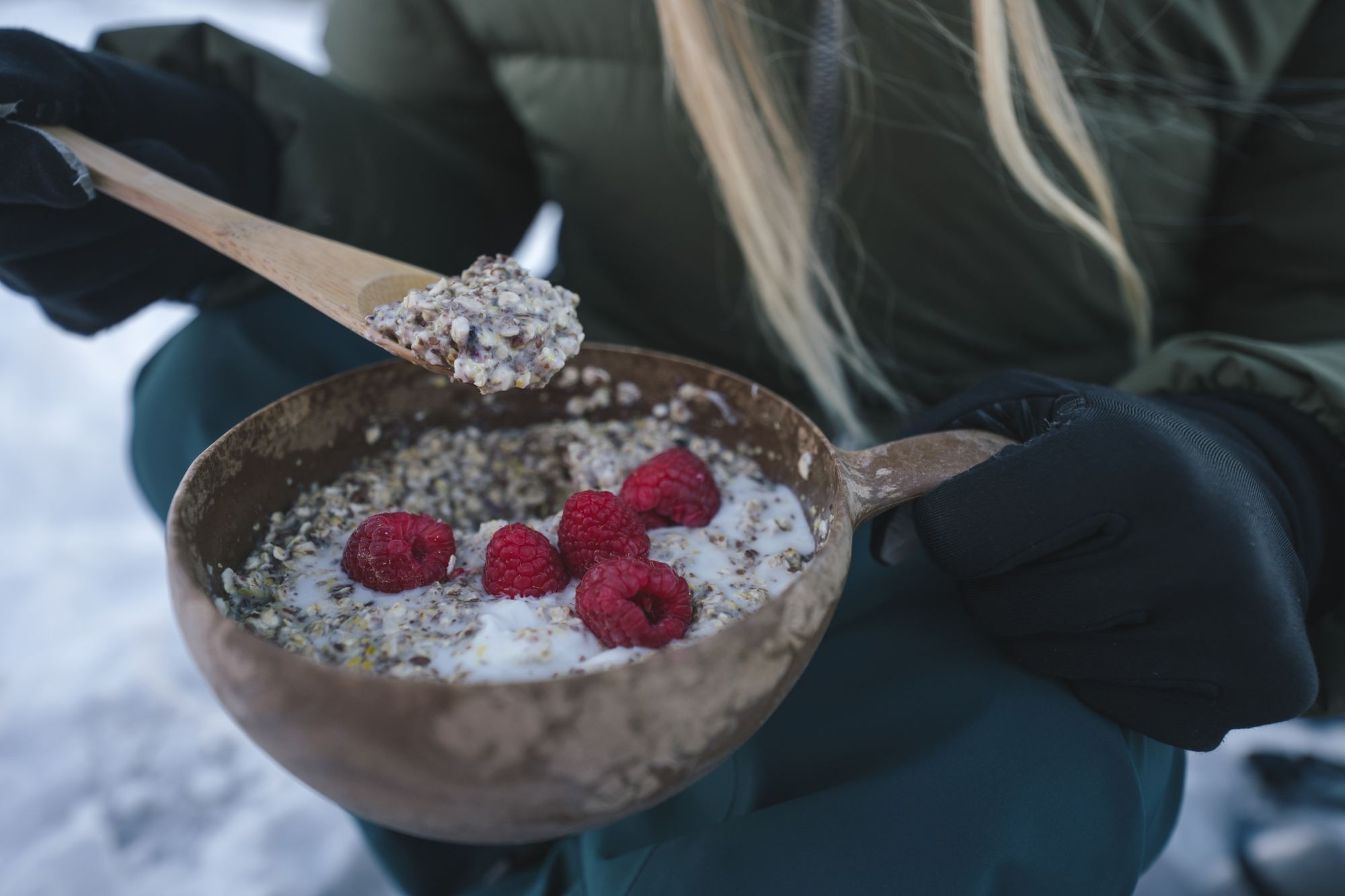 Skitourenabenteuer in Senja: Ein Winterzauber im Farbenrausch