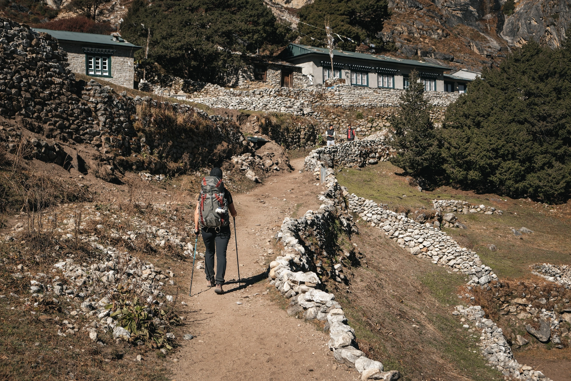 Entdecke die perfekte Packliste für deine Trekkingtour in Nepal: von Rucksack über Schlafsack bis zu Gletscher-Ausrüstung.