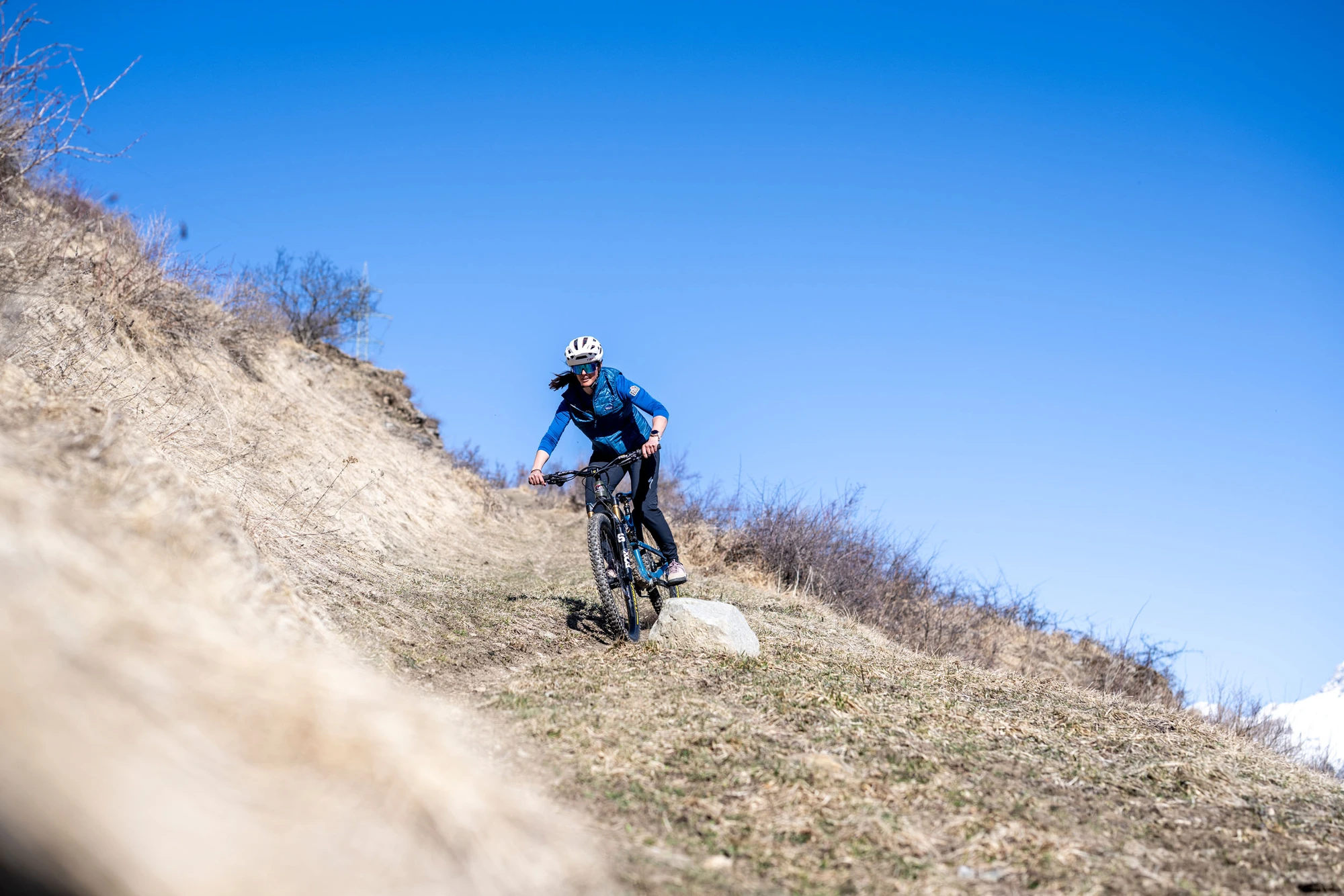 Zäune, Trails und Zwischenräume: wenn Bikerin und Landwirtin sprechen