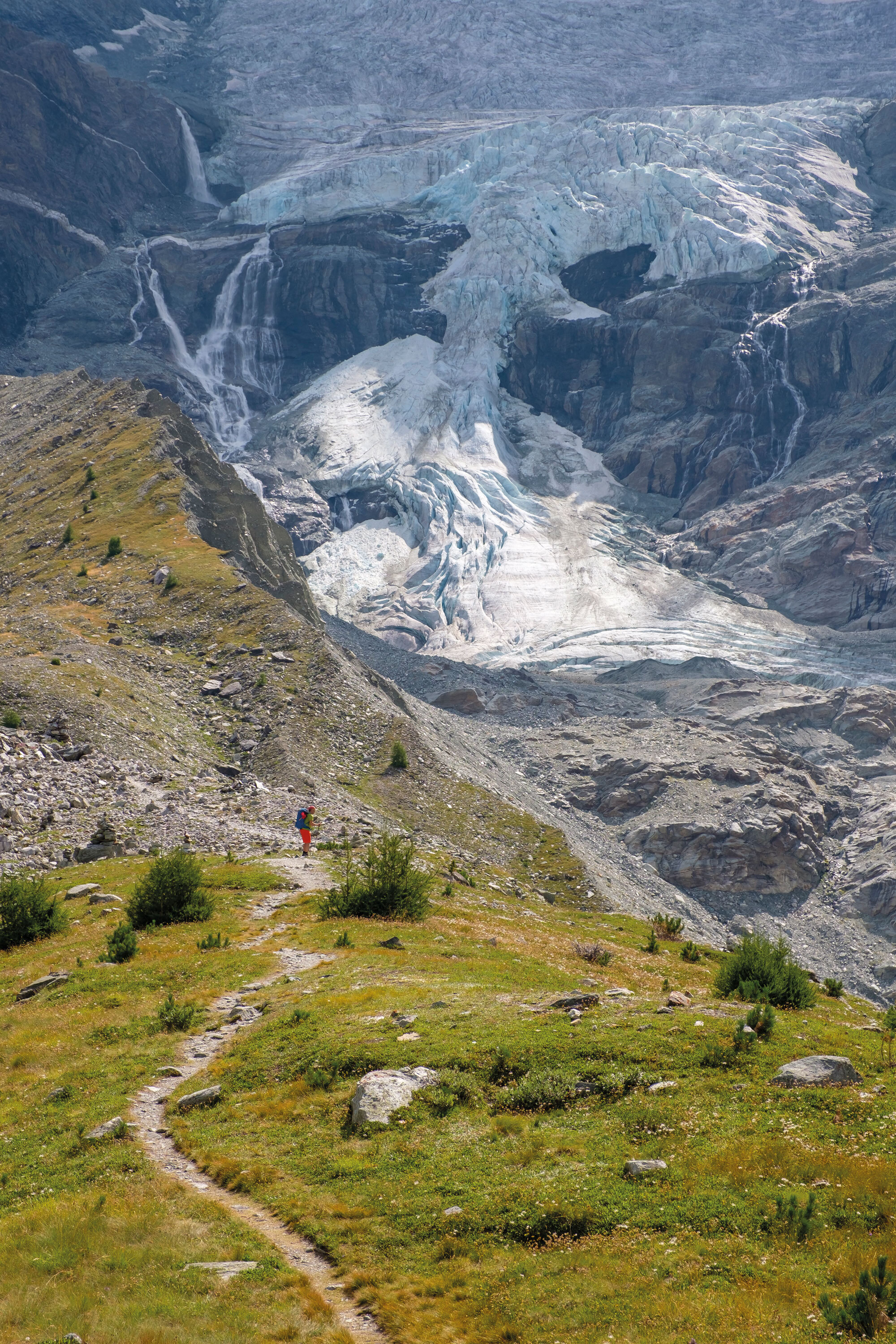 Wandern entlang der Sprachgrenze durch die Walliser Alpen