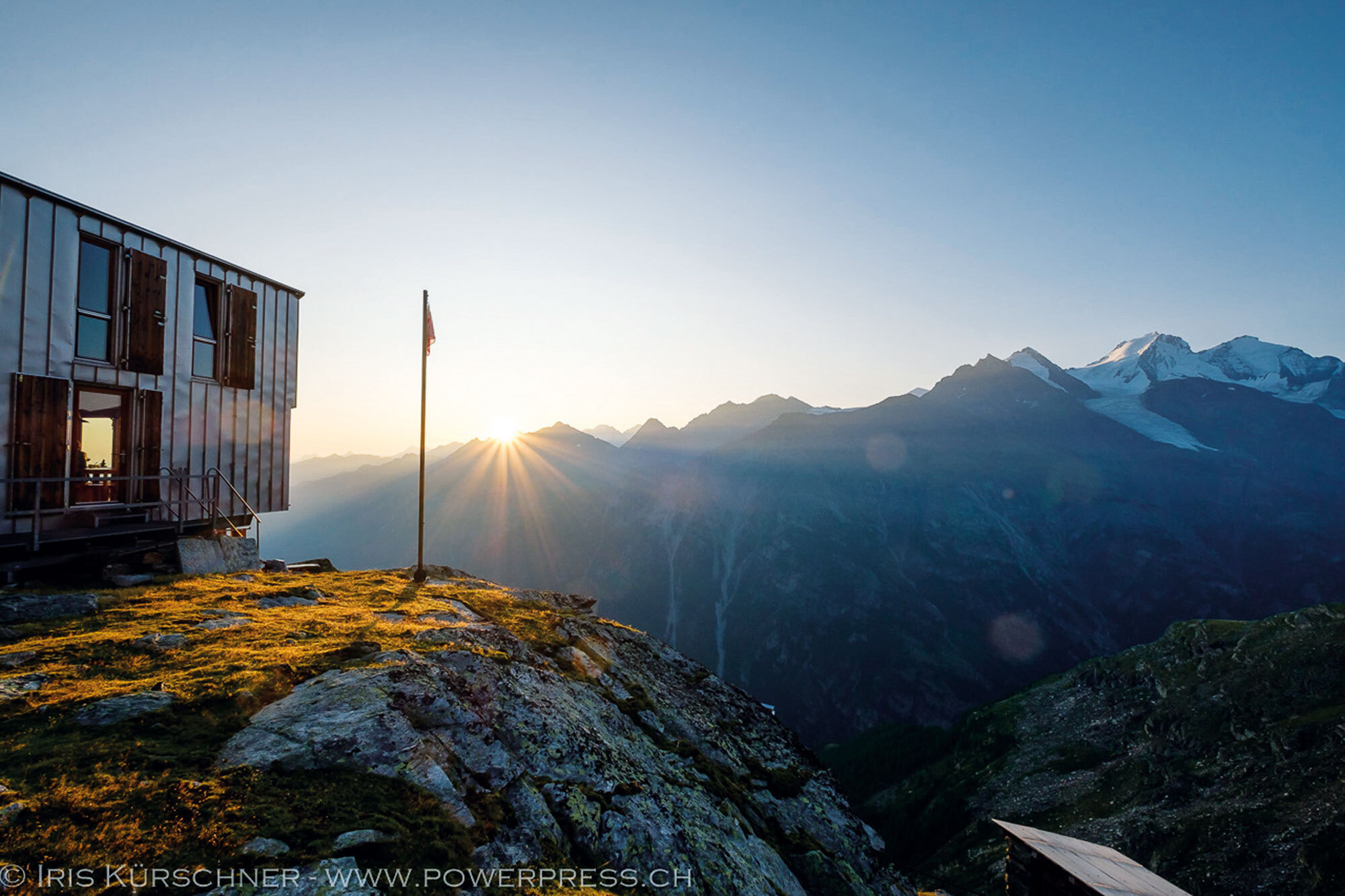 Wandern entlang der Sprachgrenze durch die Walliser Alpen