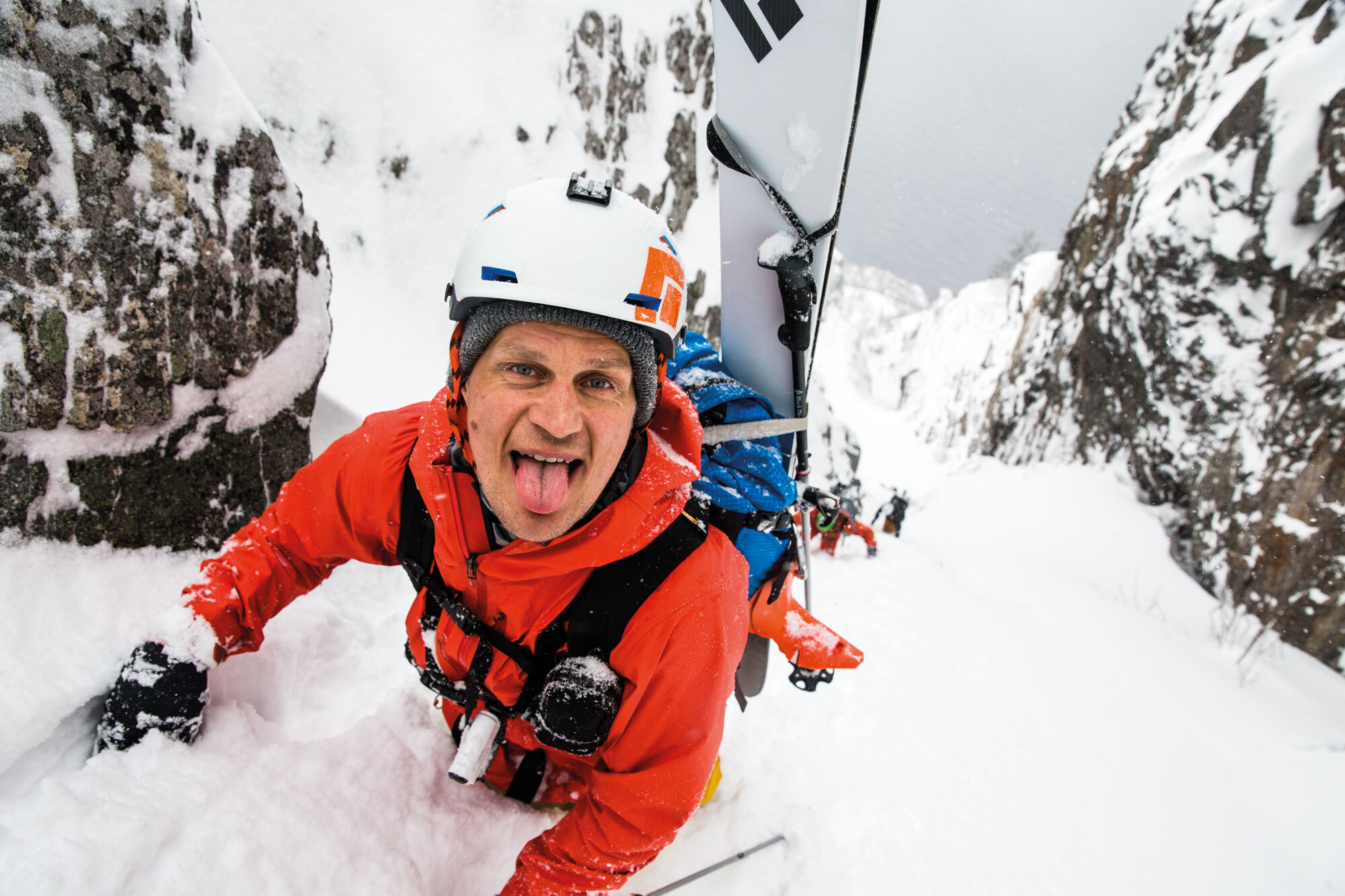 Steile Lines über dem Meer: Ski & Sail in Nordnorwegen