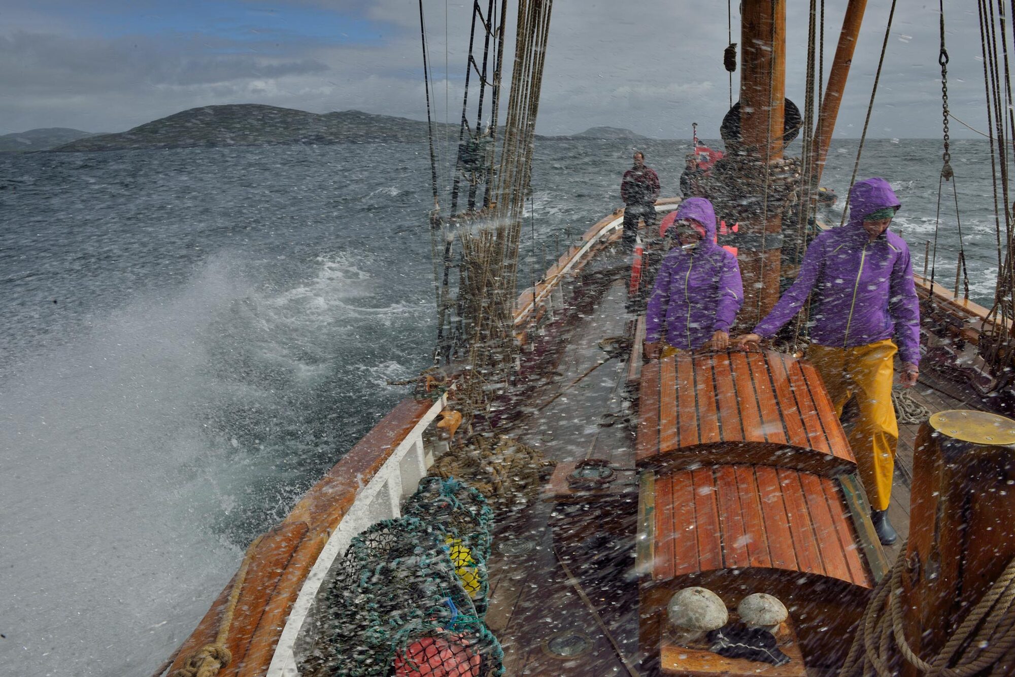 Hebriden: Segeln und Klettern vor Schottlands Küsten