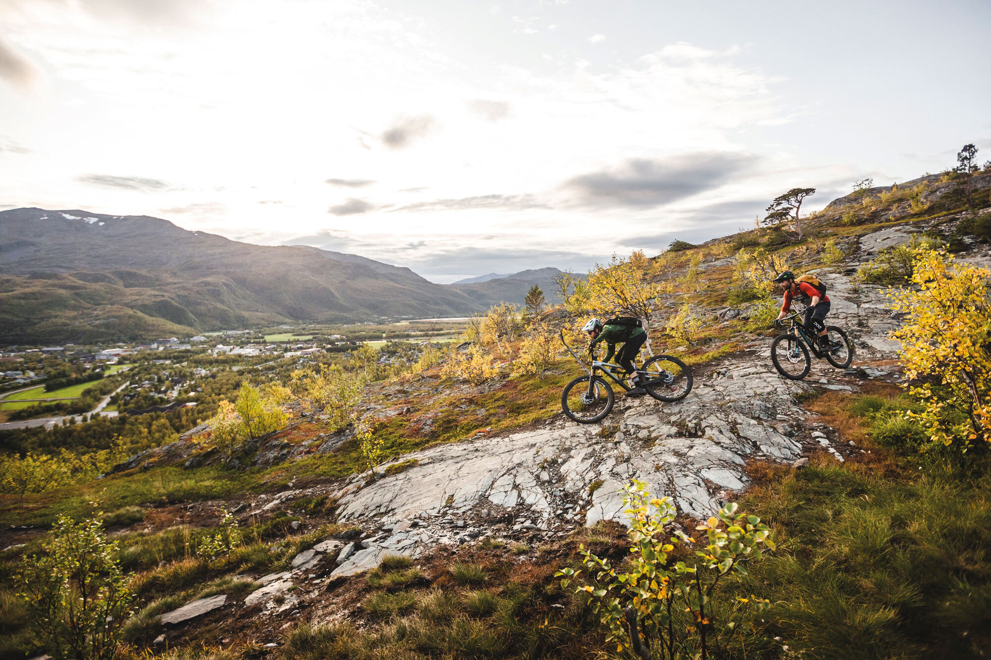 Nordisch by Nature – Mountainbiken am Lyngenfjord Nordisch by Nature – Mountainbiken am Lyngenfjord