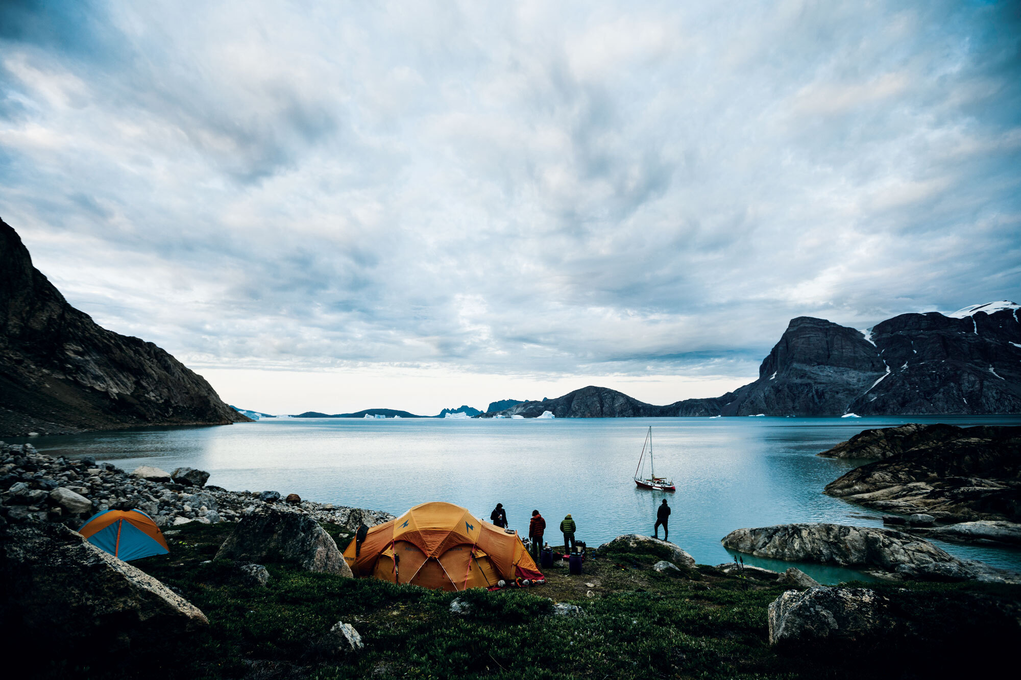 Im zweiten Anlauf – Ein Kletterabenteuer im Grössten Fjord der Welt Im zweiten Anlauf – Ein Kletterabenteuer im Grössten Fjord der Welt