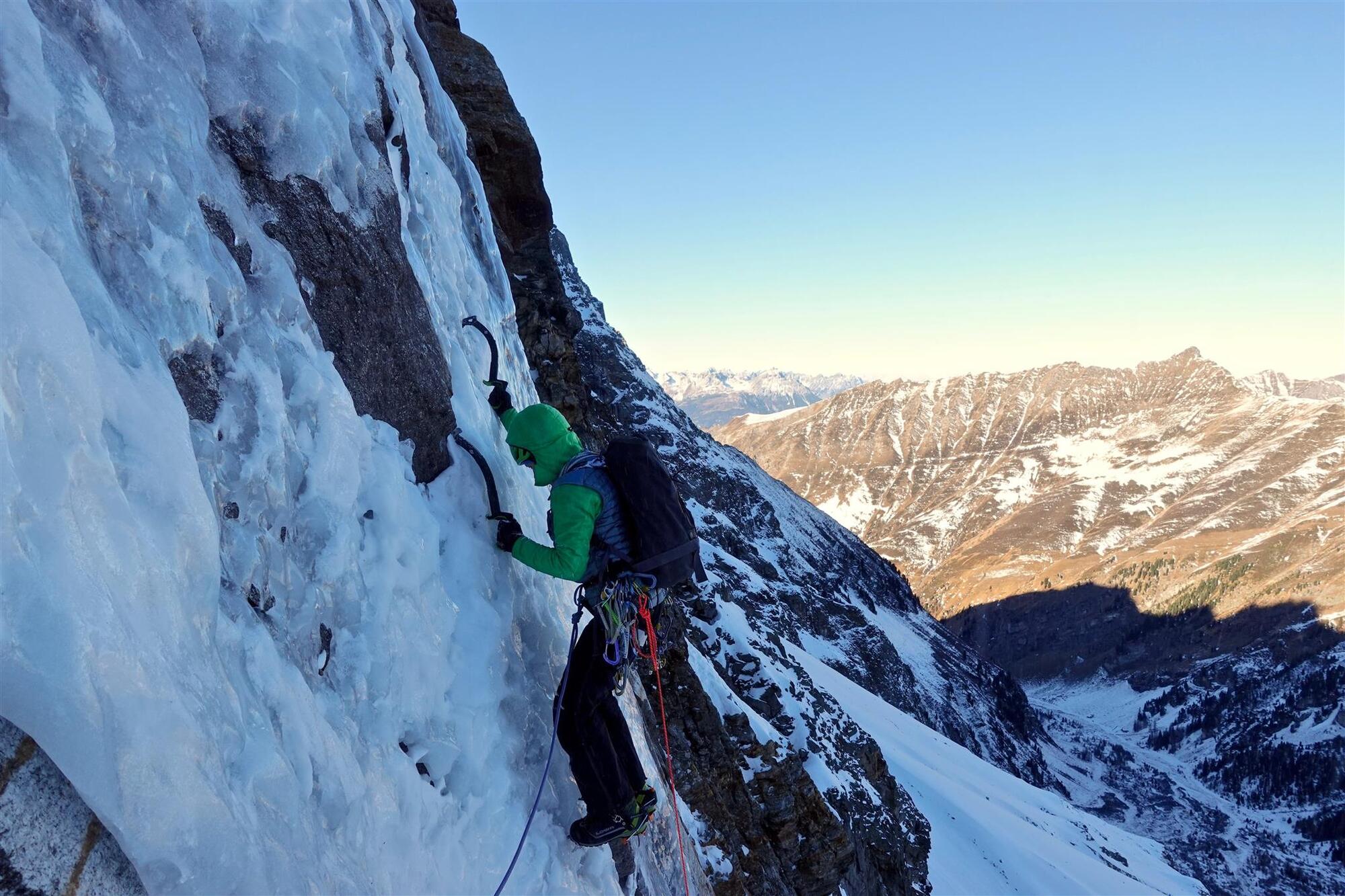 Luka Lindič und Ines Papert gelingt Erstbegehung an der Sagwandspitze Nordwand