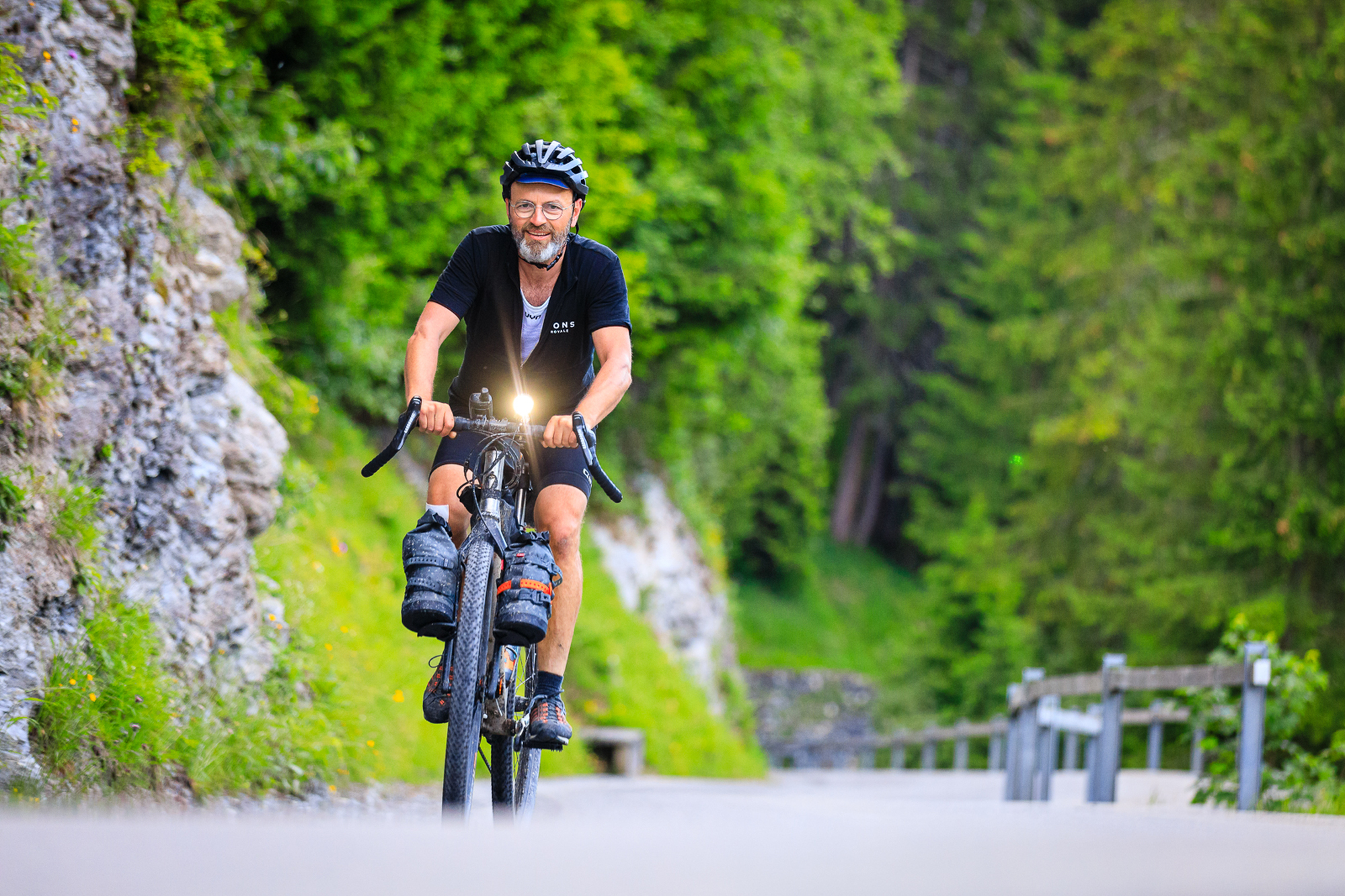 Dead Ends & Cake: Mit dem Velo in die schönsten Sackgassen der Ostschweiz Dead Ends & Cake: Mit dem Velo in die schönsten Sackgassen der Ostschweiz