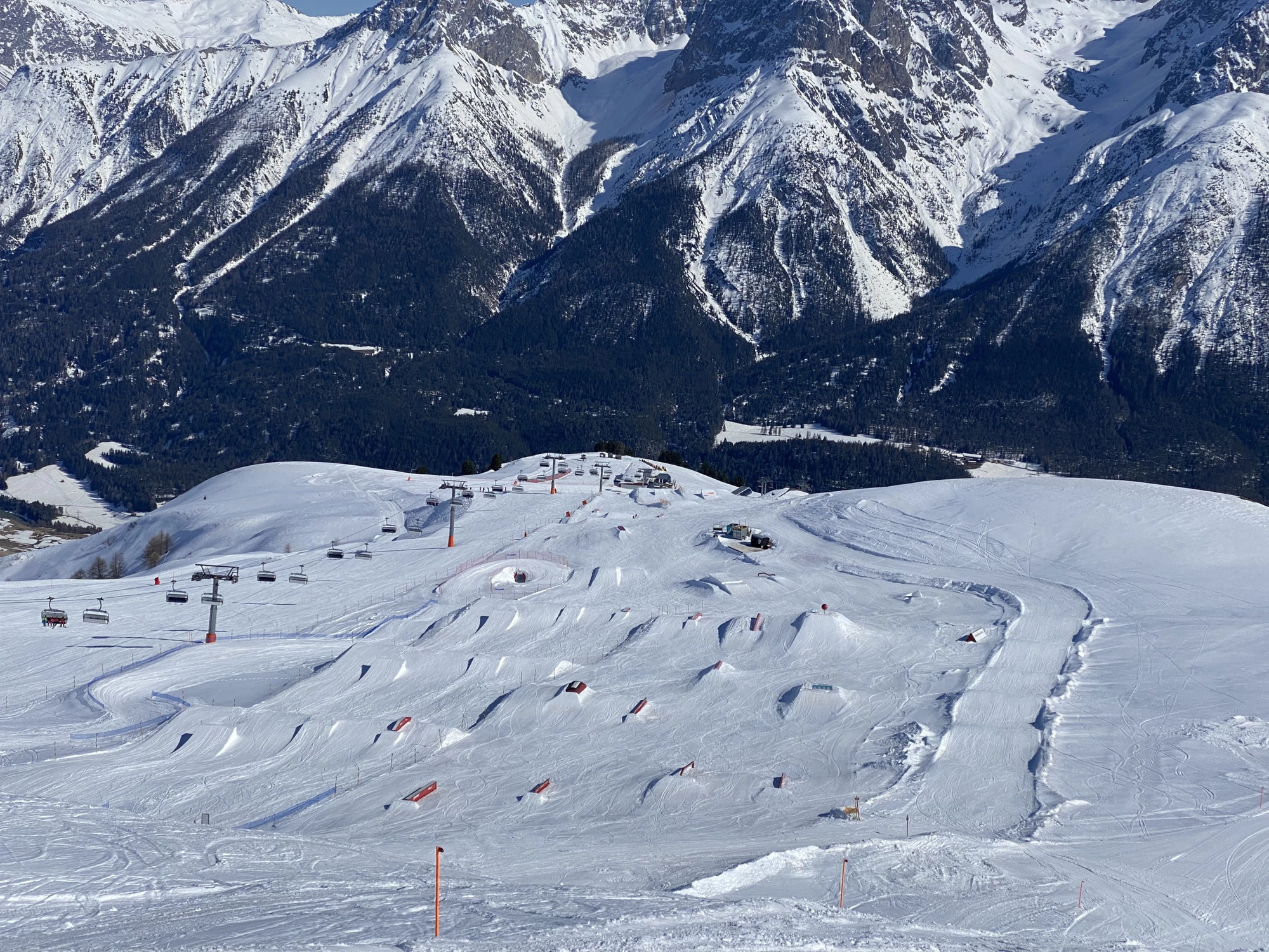 Skitest 2022 – 33 Freeride und Tourenmodelle auf dem Prüfstand Skitest 2022 – 33 Freeride und Tourenmodelle auf dem Prüfstand