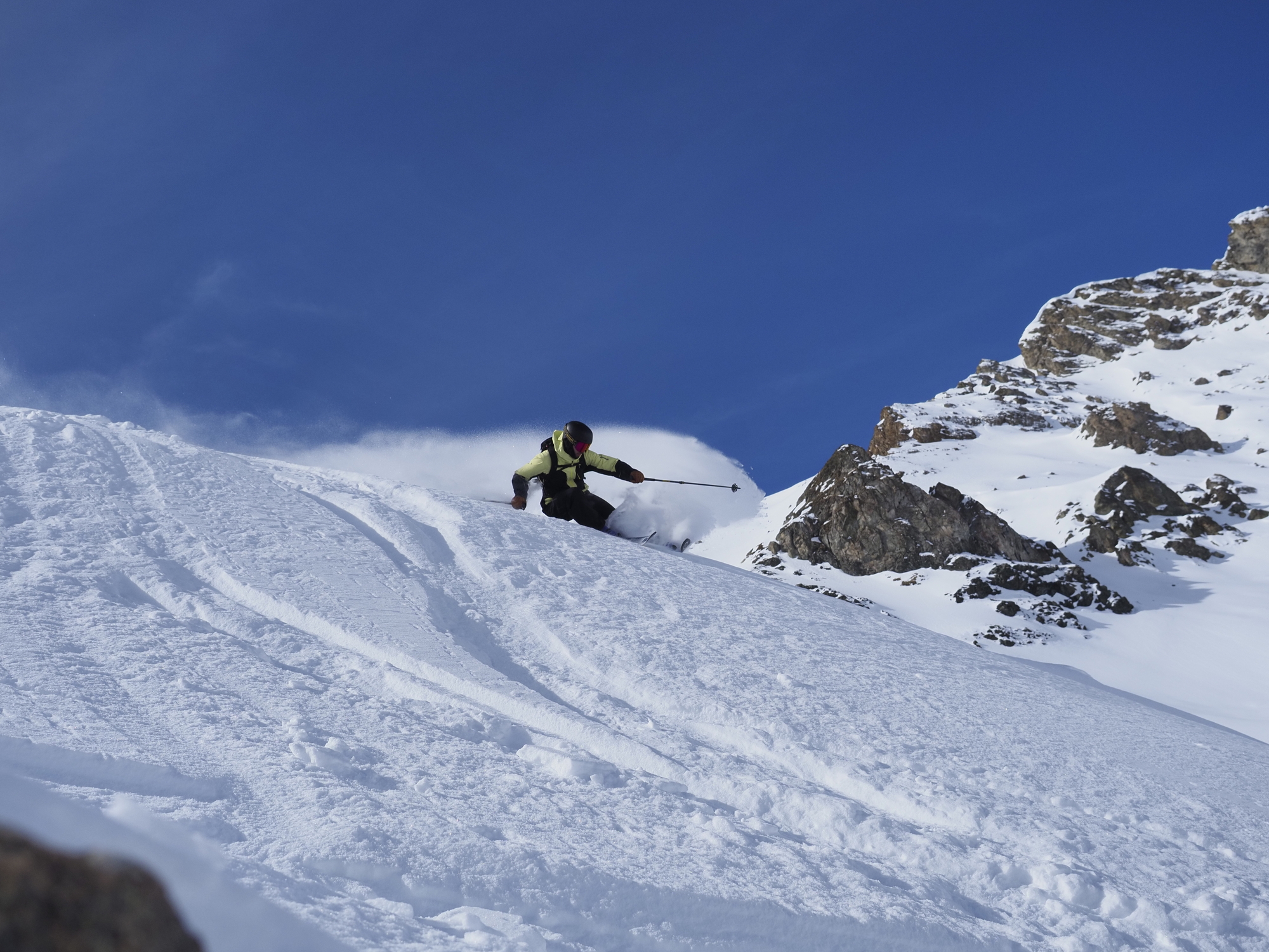 Skitest 2025/26: Freeride- und Tourenski im grossen Outdoor Guide Vergleich
