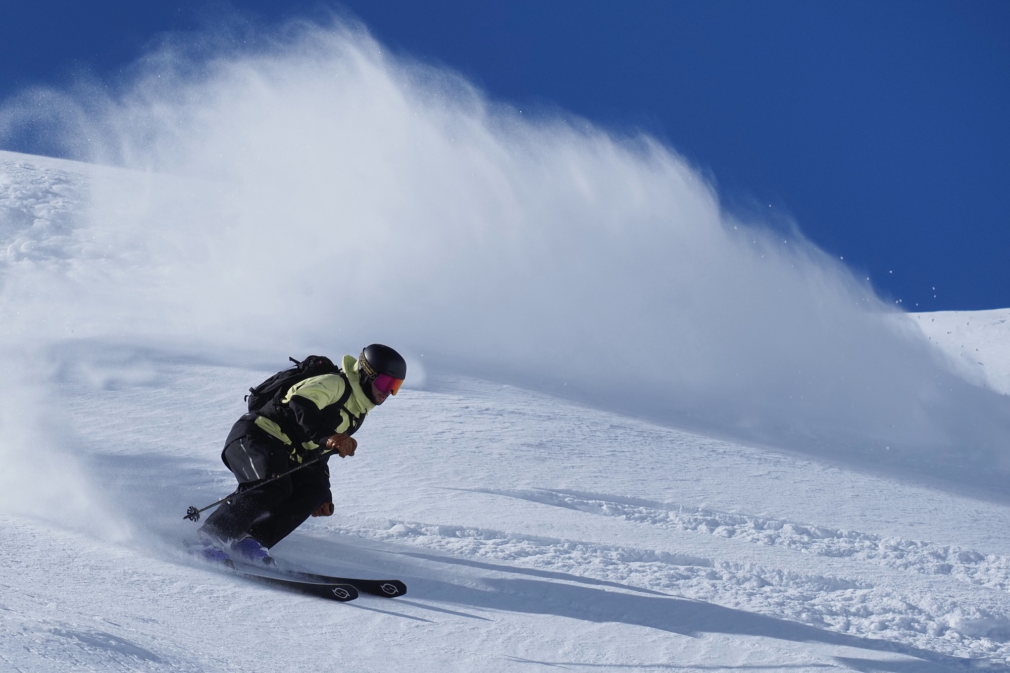 Skitest 2025/26: Freeride- und Tourenski im grossen Outdoor Guide Vergleich