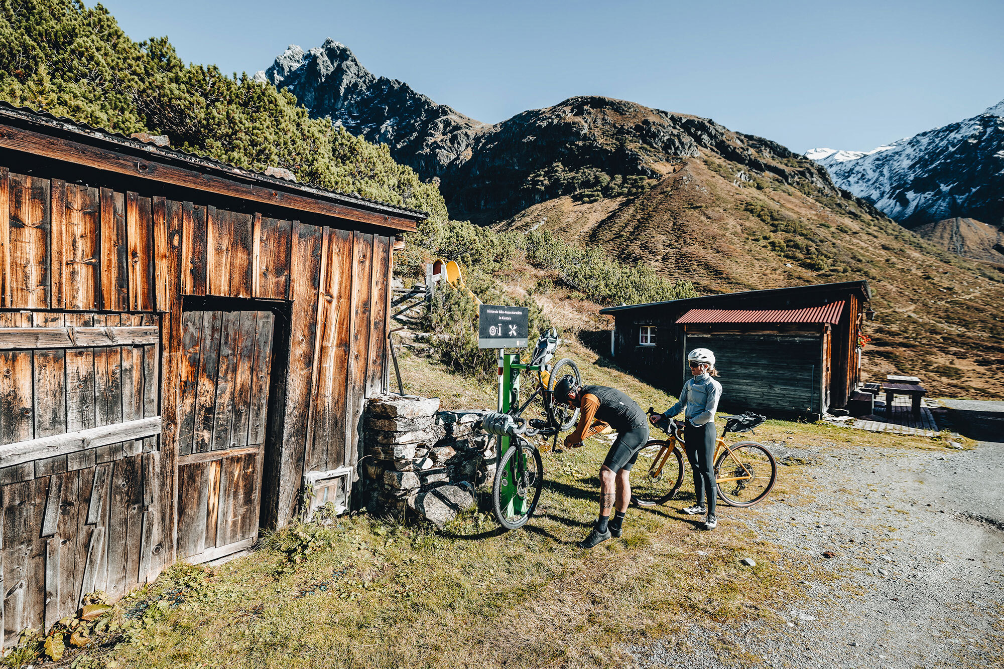 Gravelbike in Klosters: Versteckte Touren abseits der Pässe